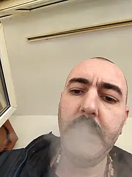 Snapshot of Maryo0001 chatting on October 4, 2025, 10:24 am Maryo0001 online show from October 4, 2025, 10:24 am