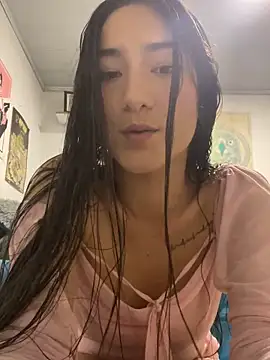 Snapshot of Amelie__88 chatting on March 10, 2025, 1:12 am Amelie 88 online show from March 10, 2025, 1:12 am