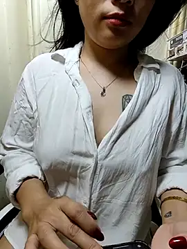 lyna bl online show from March 17, 2025, 1:18 pm