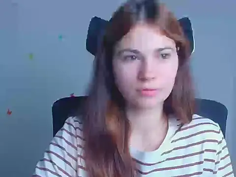 Snapshot of Loon_Amore chatting on November 4, 2025, 6:45 am Loon Amore online show from November 4, 2025, 6:45 am