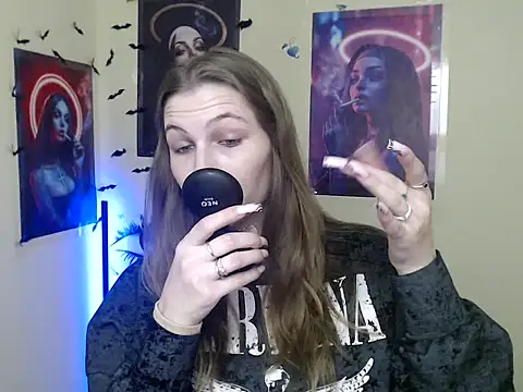 StrangerGi online show from December 15, 2025, 1:37 pm