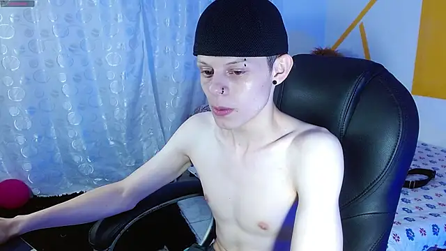 Snapshot of Matthew_Boy_ chatting on December 14, 2024, 8:13 am Matthew Boy  online show from December 14, 2024, 8:13 am