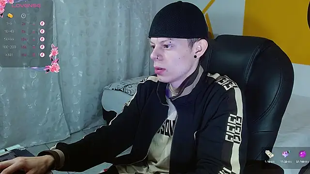 Snapshot of Matthew_Boy_ chatting on January 20, 2025, 5:04 am Matthew Boy  online show from January 20, 2025, 5:04 am