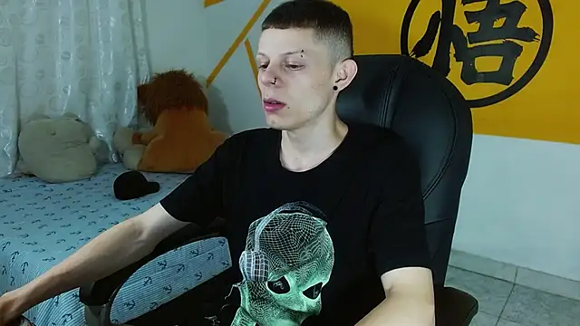 Snapshot of Matthew_Boy_ chatting on February 12, 2025, 4:33 am Matthew Boy  online show from February 12, 2025, 4:33 am