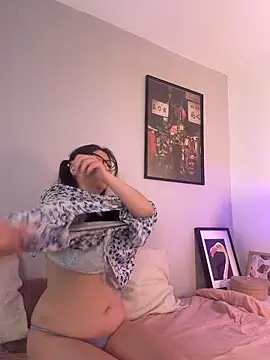 Snapshot of hannaasweet chatting on February 16, 2026, 8:16 pm hannaasweet online show from February 16, 2026, 8:16 pm