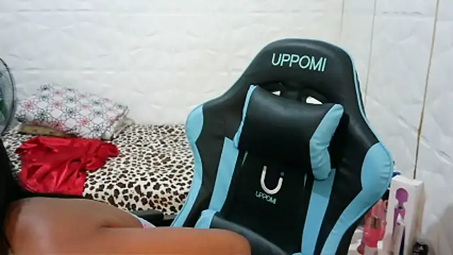 Snapshot of Mendoza_Amaranata chatting on December 22, 2024, 2:06 am Mendoza Amaranata online show from December 22, 2024, 2:06 am