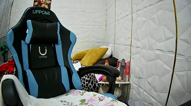 Snapshot of Mendoza_Amaranata chatting on February 17, 2025, 11:42 pm Mendoza Amaranata online show from February 17, 2025, 11:42 pm