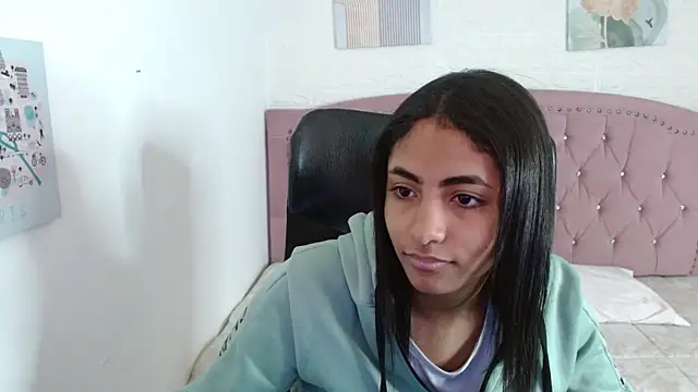 shaneelle online show from October 8, 2025, 3:04 am