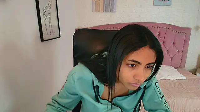 shaneelle online show from December 4, 2025, 3:05 am