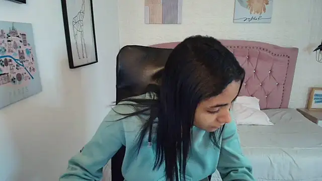 shaneelle online show from December 19, 2025, 3:13 am