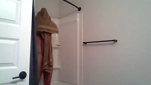 Goldenbear3111 online show from March 4, 2026, 4:51 am