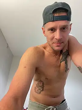 Camcam21 online show from November 6, 2025, 11:59 pm