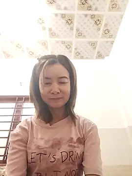 Sexy-ladyboobs20 online show from October 15, 2025, 1:17 am