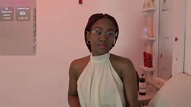  exoticcouple69  online show from November 18, 2025, 12:09 pm