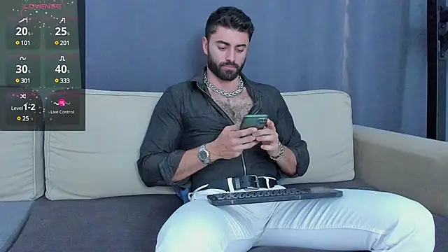 Snapshot of RawAdam chatting on December 10, 2024, 9:55 am RawAdam online show from December 10, 2024, 9:55 am