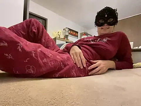 Marilou1983 online show from January 7, 2025, 5:53 pm