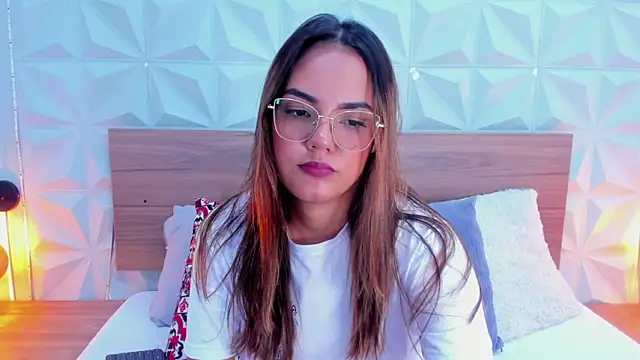 Snapshot of Stacey_white_ chatting on March 18, 2025, 8:04 pm Stacey white online show from March 18, 2025, 8:04 pm