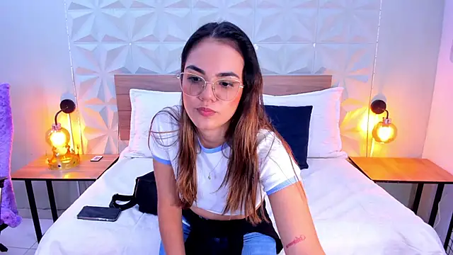 Snapshot of Stacey_white_ chatting on September 14, 2025, 7:57 pm Stacey white online show from September 14, 2025, 7:57 pm