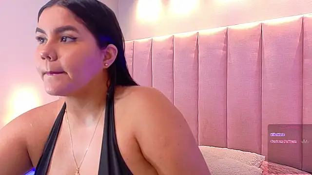 Snapshot of KeilyRoss chatting on February 14, 2026, 9:00 pm KeilyRoss online show from February 14, 2026, 9:00 pm