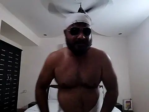 Snapshot of EthicalNight8 chatting on December 15, 2025, 5:17 pm EthicalNight8 online show from December 15, 2025, 5:17 pm