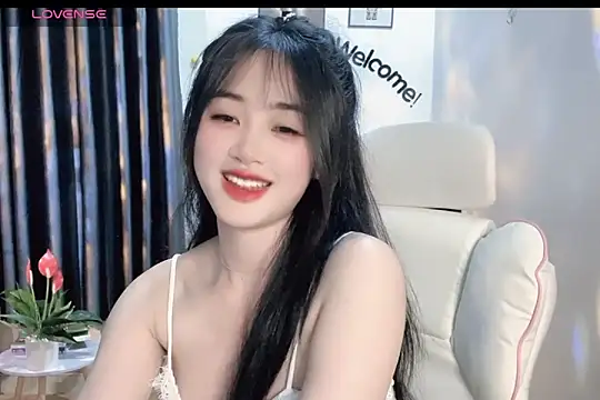  Aimy  online show from February 28, 2025, 7:03 pm