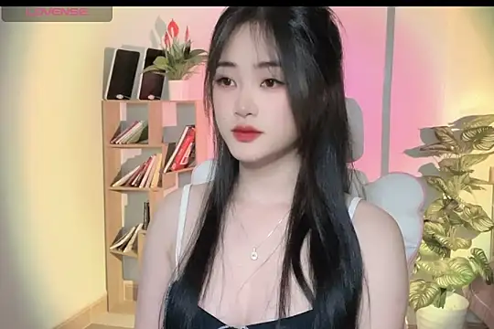  Aimy  online show from March 7, 2025, 3:49 pm