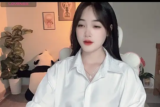  Aimy  online show from September 18, 2025, 4:20 pm