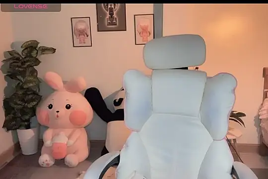  Aimy  online show from September 30, 2025, 4:56 pm