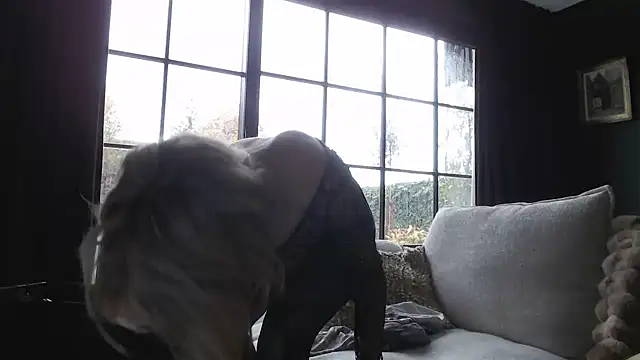 godinflower online show from October 25, 2025, 8:55 am