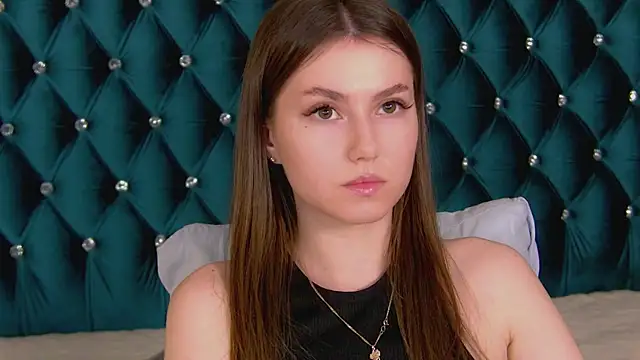 AliceMoreno online show from October 21, 2025, 5:13 pm