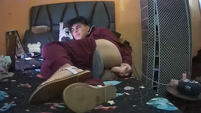 diegotorresd2312 online show from November 3, 2025, 6:03 am