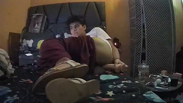 diegotorresd2312 online show from November 22, 2025, 2:10 am