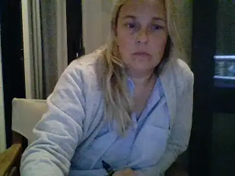 scrummymummy2 online show from October 23, 2025, 7:56 pm