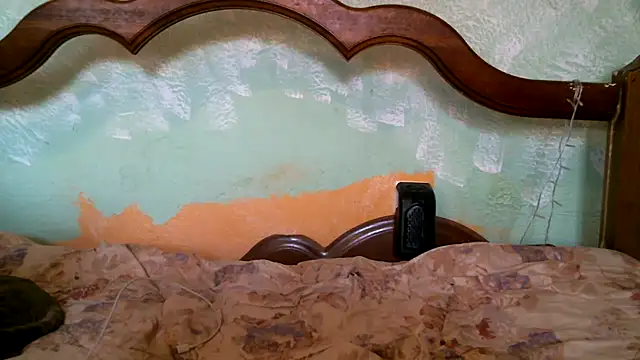 Snapshot of DennisXCaroll chatting on September 16, 2025, 6:47 am DennisXCaroll online show from September 16, 2025, 6:47 am