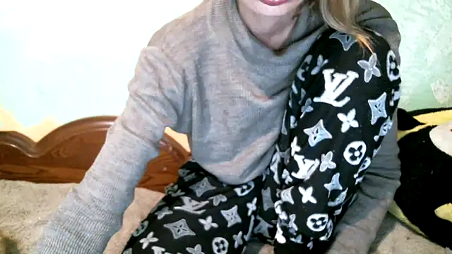 Snapshot of DennisXCaroll chatting on October 18, 2025, 6:52 pm DennisXCaroll online show from October 18, 2025, 6:52 pm