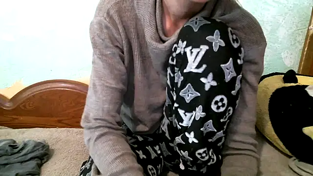 Snapshot of DennisXCaroll chatting on October 19, 2025, 7:31 am DennisXCaroll online show from October 19, 2025, 7:31 am