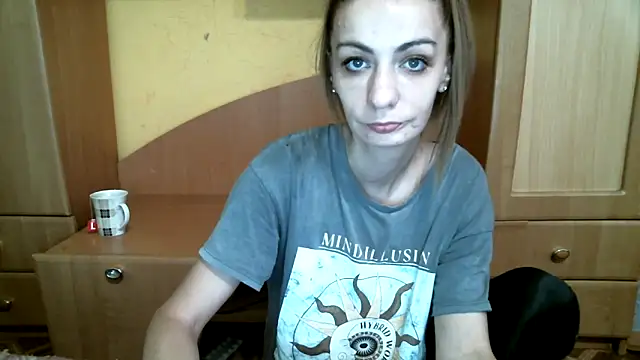 Snapshot of DennisXCaroll chatting on December 17, 2025, 8:09 am DennisXCaroll online show from December 17, 2025, 8:09 am