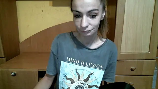 Snapshot of DennisXCaroll chatting on December 20, 2025, 8:10 am DennisXCaroll online show from December 20, 2025, 8:10 am