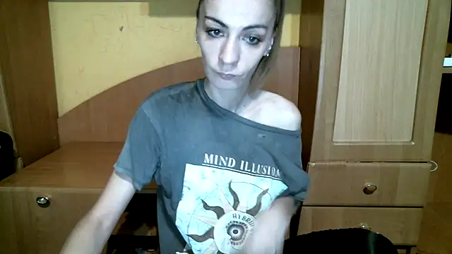 Snapshot of DennisXCaroll chatting on January 15, 2026, 6:07 am DennisXCaroll online show from January 15, 2026, 6:07 am