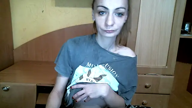 Snapshot of DennisXCaroll chatting on February 5, 2026, 7:35 am DennisXCaroll online show from February 5, 2026, 7:35 am