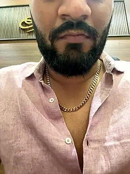 Snapshot of shrreyyyy chatting on January 14, 2026, 10:21 am shrreyyyy online show from January 14, 2026, 10:21 am