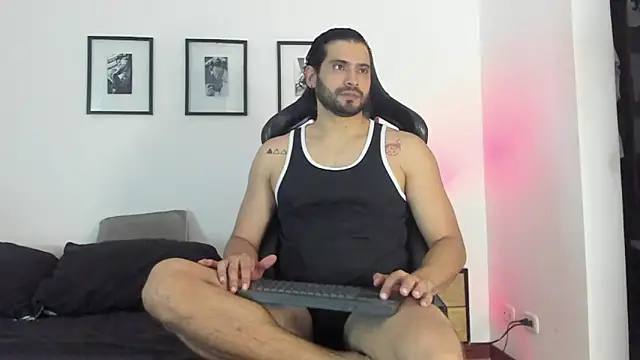 Snapshot of Dereck_vega chatting on May 4, 2026, 10:06 pm Dereck vega online show from May 4, 2026, 10:06 pm