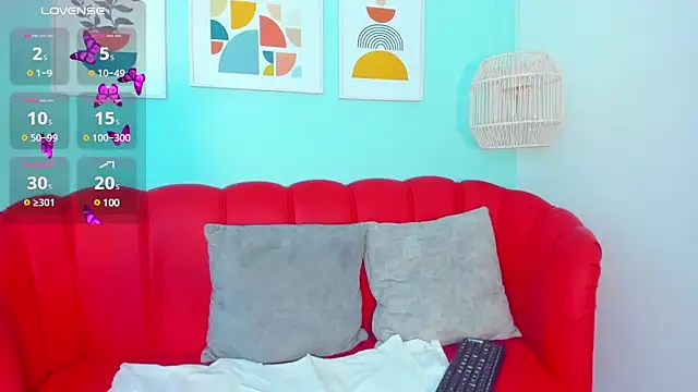 Nahiajhonson  online show from February 25, 2025, 6:42 pm