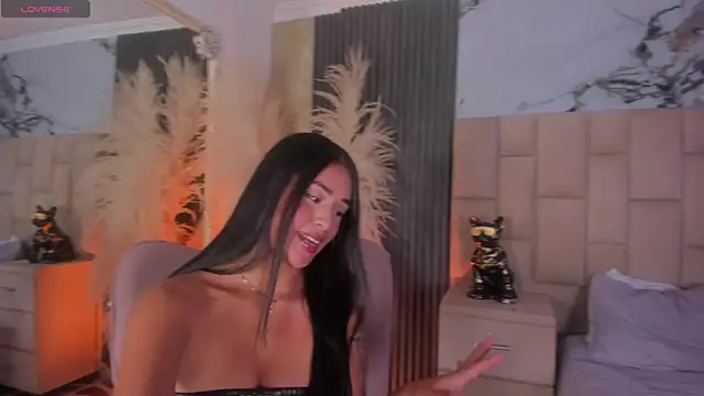 Snapshot of EmmaTorres_ chatting on February 27, 2026, 11:27 pm EmmaTorres online show from February 27, 2026, 11:27 pm