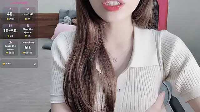 Snapshot of TrinhH_Nabbi chatting on November 13, 2025, 12:26 pm TrinhH Nabbi online show from November 13, 2025, 12:26 pm