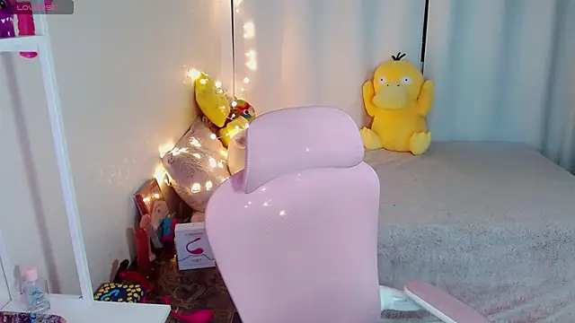 Snapshot of mily_milk_ chatting on December 7, 2024, 6:43 am mily milk online show from December 7, 2024, 6:43 am