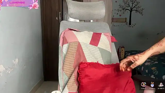 Snapshot of Dazzling__ira chatting on October 21, 2025, 10:21 pm Dazzling ira online show from October 21, 2025, 10:21 pm