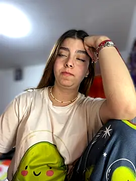 Snapshot of Cloew_Marz chatting on September 9, 2025, 9:25 pm Cloew Marz online show from September 9, 2025, 9:25 pm