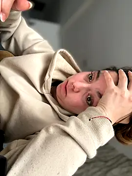 Snapshot of Cloew_Marz chatting on September 22, 2025, 10:23 pm Cloew Marz online show from September 22, 2025, 10:23 pm