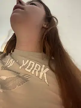 Snapshot of Cloew_Marz chatting on October 5, 2025, 12:09 am Cloew Marz online show from October 5, 2025, 12:09 am